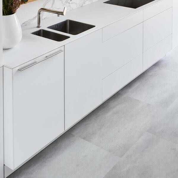 BerryAlloc vinylgolv, Comfort 55 Tile, Cement Ljusgrå