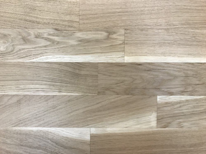 Sillbensparkett Ek Rustik med splint 16x68x340 mm. - UTFÖRSÄLJNING